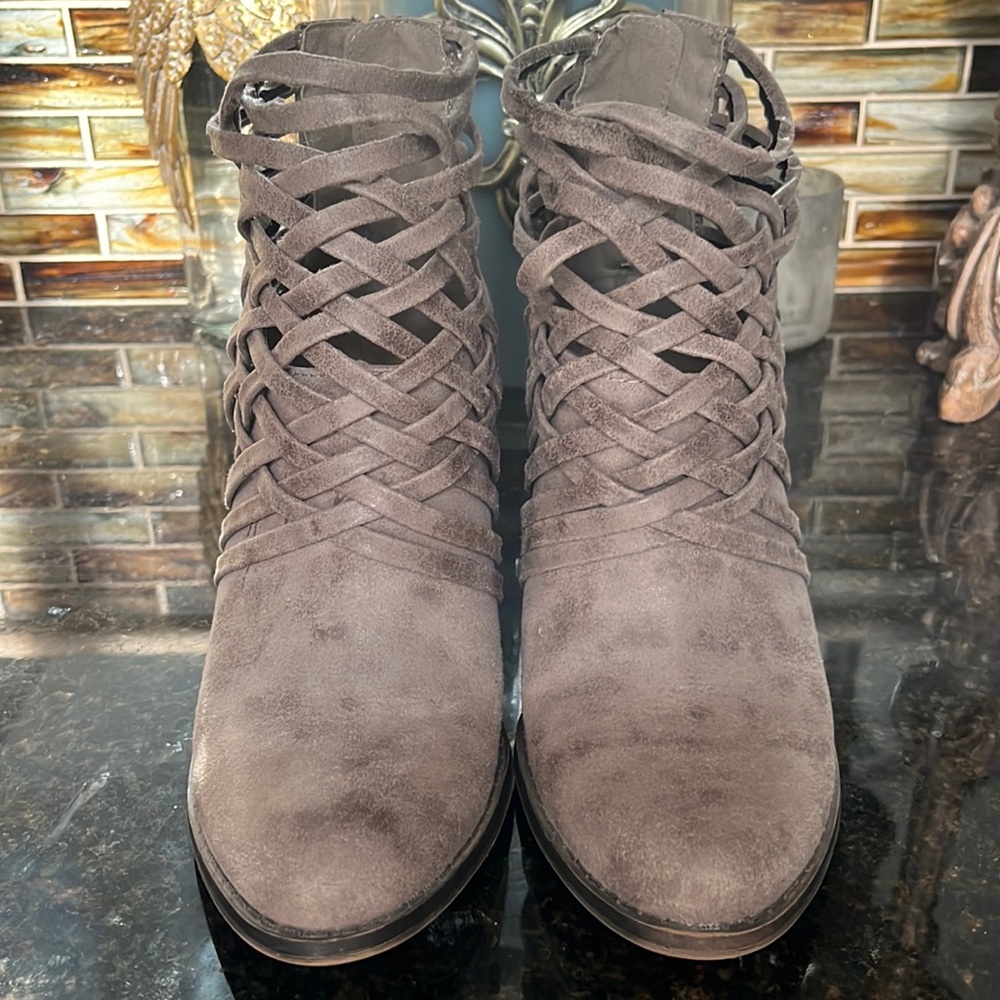 Fergalicious booties distressed light brown